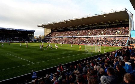 中脱颖而出 中脱颖而出